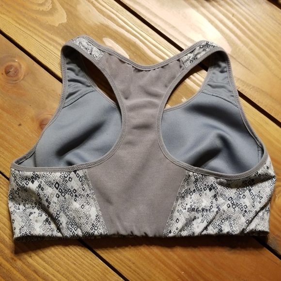 Nike sports bra - Picture 2 of 2